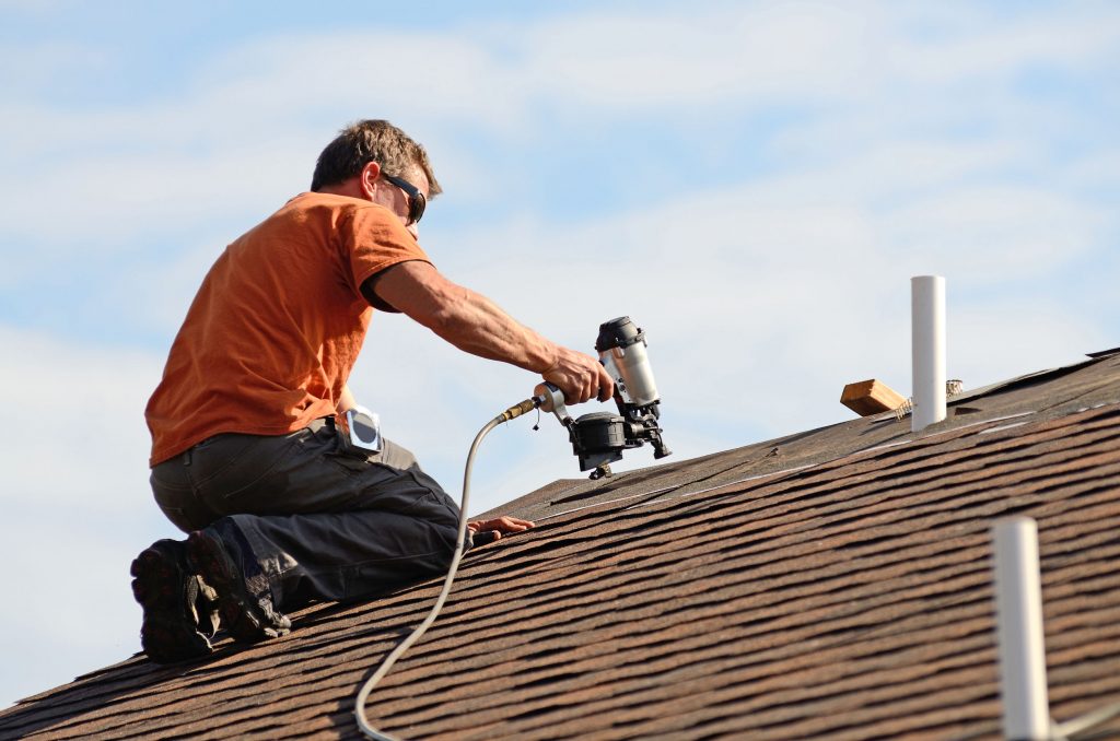 Hire Professional Roofing Contractor in Eugene