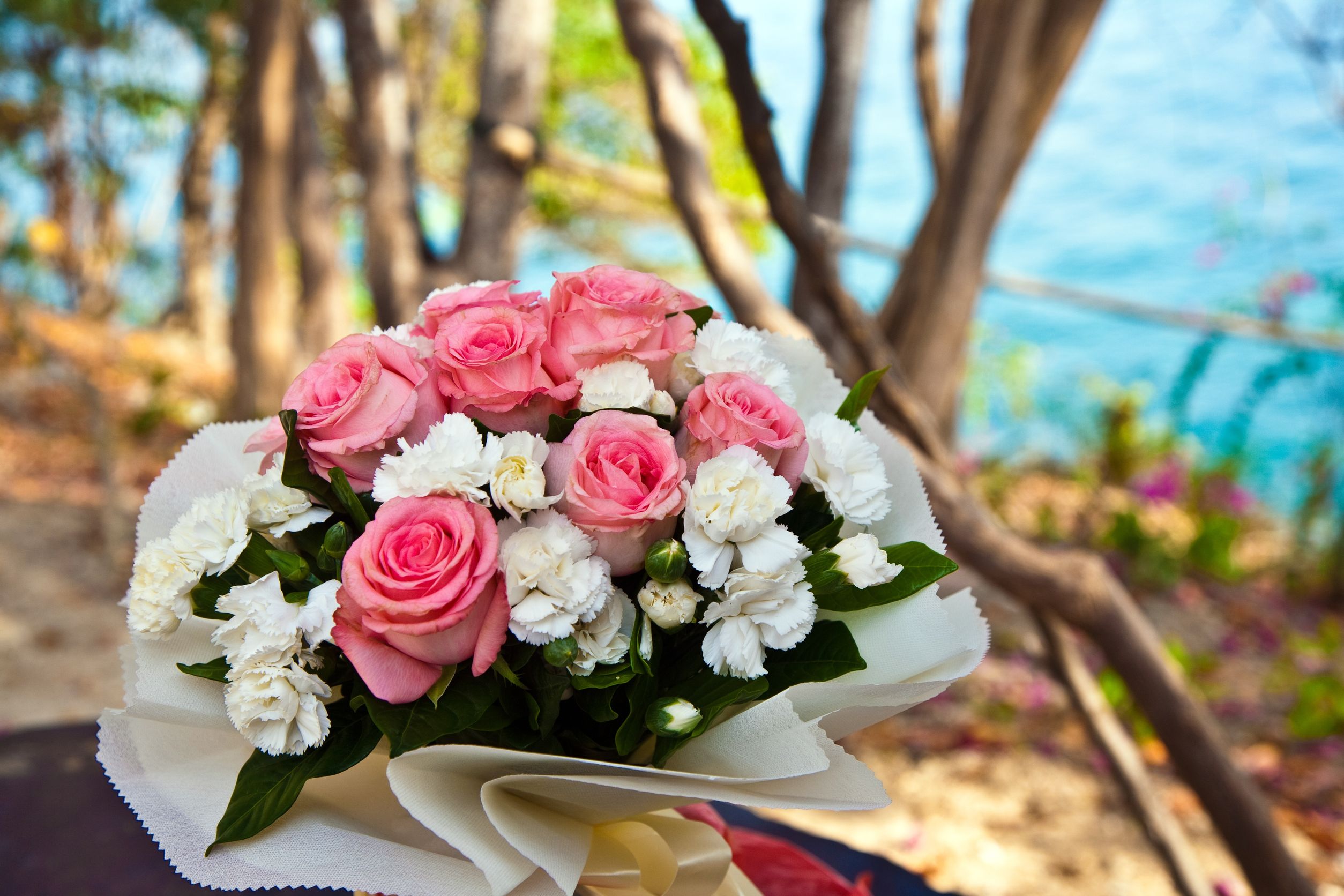 Fresh & Stunning Flower Arrangements at Glassing Florist in Eagan, MN